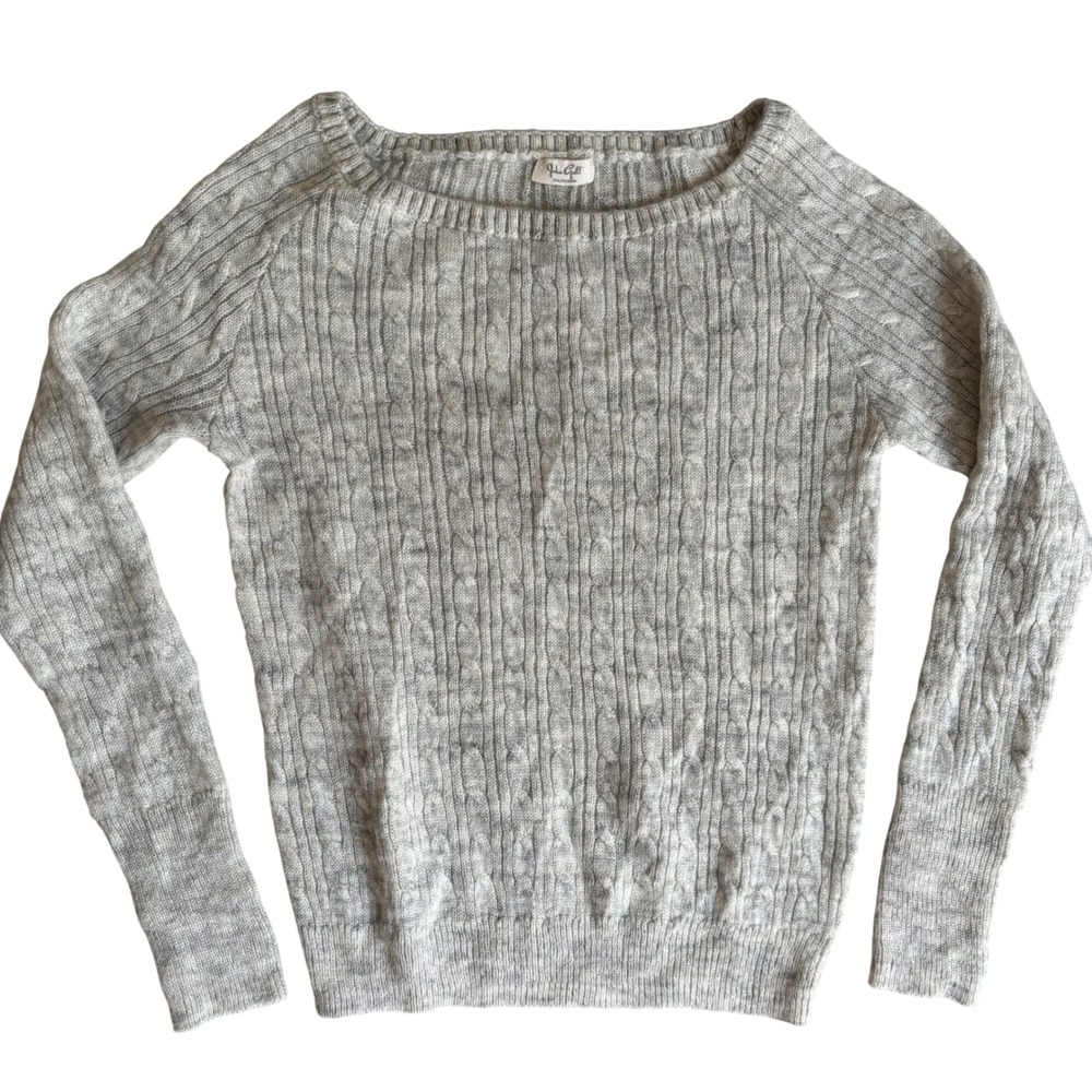 Brandy Melville Light Gray Cable Knit Scoop Neck Sweater